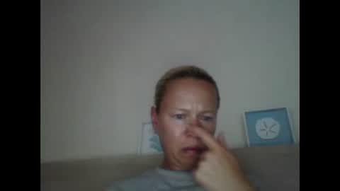 naughtyjennyblondeuk online show from May 22, 2026, 6:57 pm