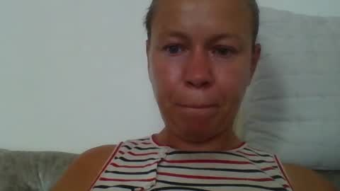 naughtyjennyblondeuk online show from July 9, 2026, 2:32 pm