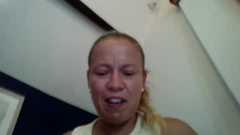 naughtyjennyblondeuk online show from July 15, 2026, 6:02 pm