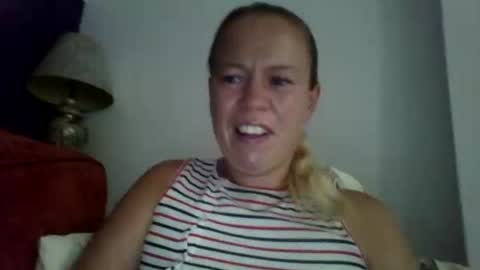 naughtyjennyblondeuk online show from July 19, 2026, 12:42 pm