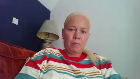 naughtyjennyblondeuk online show from July 21, 2026, 3:03 pm
