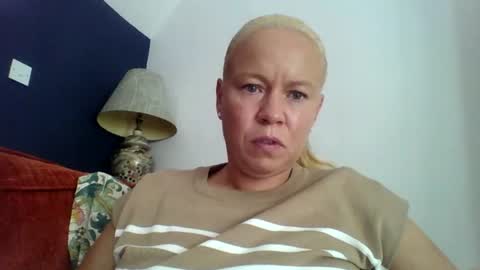 naughtyjennyblondeuk online show from July 28, 2026, 1:32 pm
