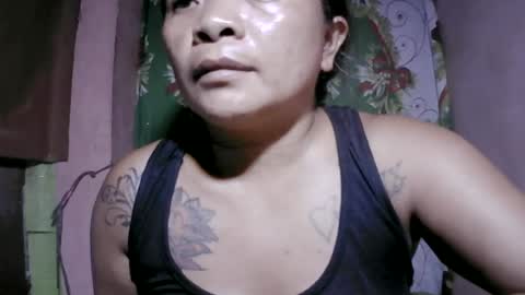 naughtymom_33 online show from June 20, 2026, 9:23 am