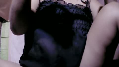 naughtymom_33 online show from June 30, 2026, 4:24 am