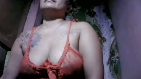 naughtymom_33 online show from July 4, 2026, 12:28 am