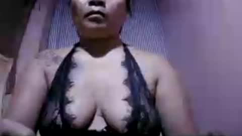 naughtymom_33 online show from July 16, 2026, 9:04 am