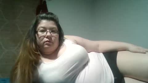 Snapshot of naughtynatalie1988x chatting on May 13, 2026, 1:47 am Natalie online show from May 13, 2026, 1:47 am