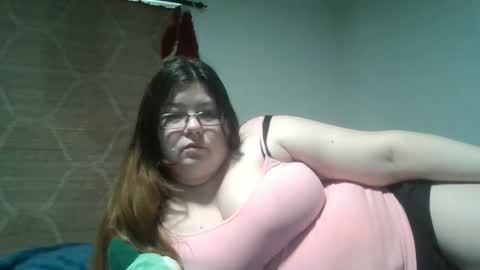 Snapshot of naughtynatalie1988x chatting on May 17, 2026, 11:45 pm Natalie online show from May 17, 2026, 11:45 pm