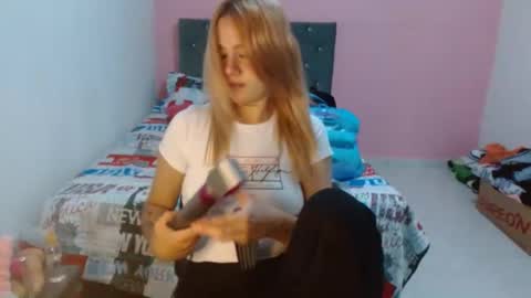 Snapshot of naughtyplayass chatting on February 4, 2025, 6:38 pm naughtyplayass online show from February 4, 2025, 6:38 pm