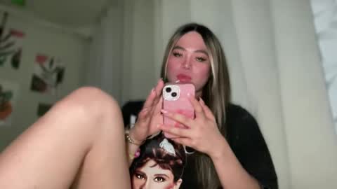 Rose Wilson online show from December 2, 2024, 9:45 am