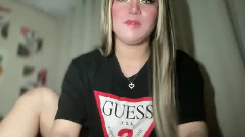 Rose Wilson online show from December 11, 2024, 6:14 am