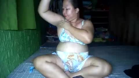 Snapshot of naughtyvina4u chatting on July 20, 2026, 3:21 am VI NA online show from July 20, 2026, 3:21 am