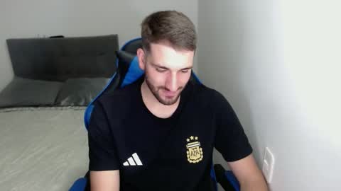 Nico online show from February 5, 2025, 7:53 pm