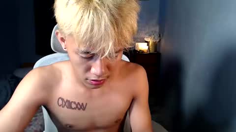 Snapshot of naugthyboyloy chatting on December 14, 2025, 4:45 pm Loy online show from December 14, 2025, 4:45 pm