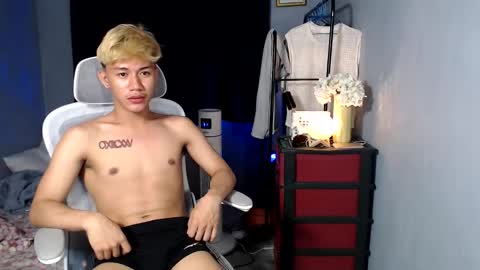Snapshot of naugthyboyloy chatting on December 16, 2025, 6:35 pm Loy online show from December 16, 2025, 6:35 pm