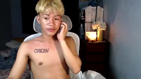 Snapshot of naugthyboyloy chatting on December 17, 2025, 8:04 pm Loy online show from December 17, 2025, 8:04 pm