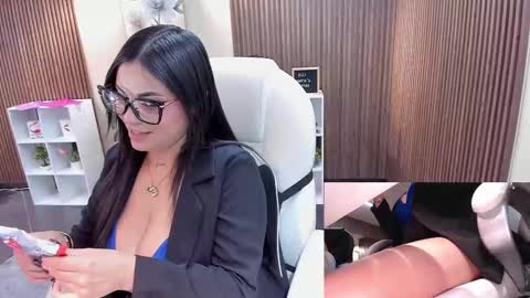         online show from October 3, 2025, 11:24 pm