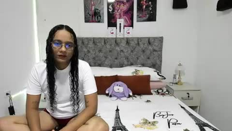 nay_and_aleja online show from June 25, 2026, 2:11 am