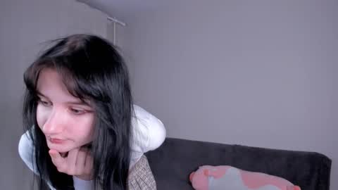 Kira online show from March 8, 2026, 7:28 pm