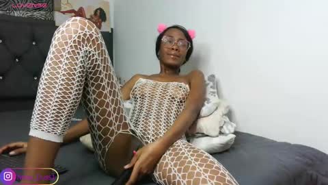 Snapshot of nayah_dussa1 chatting on February 23, 2025, 7:11 am Vane broadcast 6 pm to 1 am Colombia time online show from February 23, 2025, 7:11 am