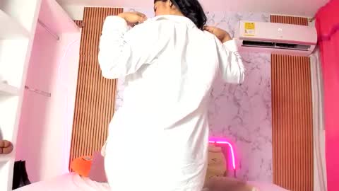 nayara online show from April 6, 2026, 4:46 am