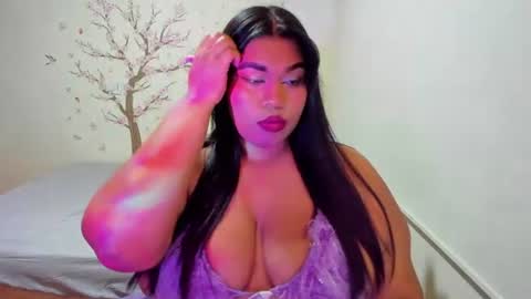 nayara_hinny online show from June 15, 2026, 12:02 am