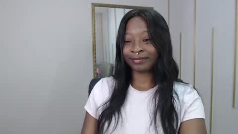 Snapshot of nayariskaya chatting on April 19, 2026, 1:54 pm Nayaris 3 online show from April 19, 2026, 1:54 pm