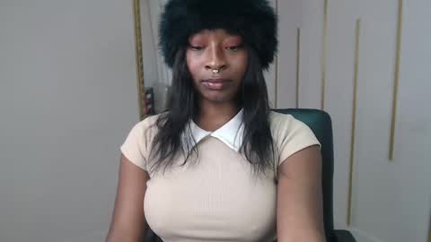 Snapshot of nayariskaya chatting on May 5, 2026, 4:04 pm Nayaris 3 online show from May 5, 2026, 4:04 pm