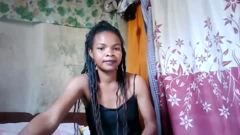 Nayla online show from June 4, 2026, 6:52 am