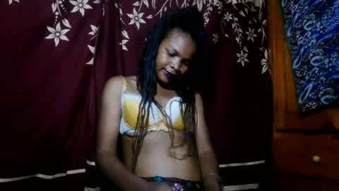 Nayla online show from June 15, 2026, 6:32 pm