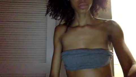 Nayomi Norma online show from July 25, 2026, 3:26 am