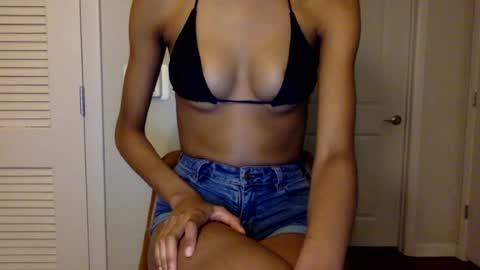 Nayomi Norma online show from July 27, 2026, 6:59 pm