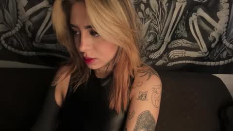 nazzz10 online show from April 5, 2026, 1:52 pm