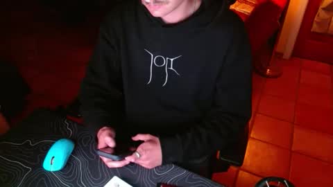 Snapshot of needanap00 chatting on April 4, 2026, 6:22 am tootired online show from April 4, 2026, 6:22 am