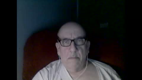 Snapshot of needlesslove chatting on January 6, 2026, 2:04 am Tom online show from January 6, 2026, 2:04 am