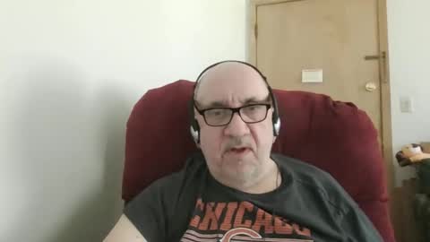 Tom online show from May 3, 2026, 9:32 pm