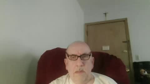 Snapshot of needlesslove chatting on July 2, 2026, 10:49 pm Tom online show from July 2, 2026, 10:49 pm