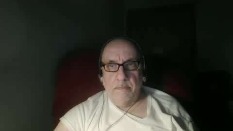 Snapshot of needlesslove chatting on July 4, 2026, 1:45 am Tom online show from July 4, 2026, 1:45 am