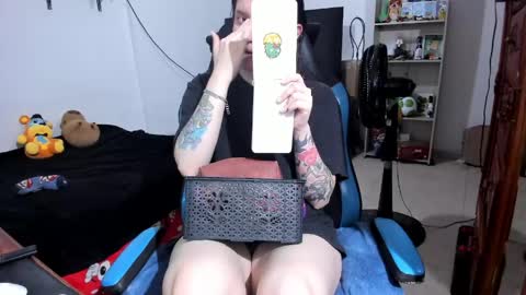 Geek Nicole    im Neeko UwU online show from May 12, 2026, 11:51 am