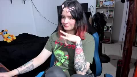 Geek Nicole    im Neeko UwU online show from May 16, 2026, 3:55 pm