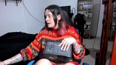 Geek Nicole    im Neeko UwU online show from May 17, 2026, 4:36 pm