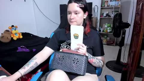 Geek Nicole    im Neeko UwU online show from May 24, 2026, 10:04 pm
