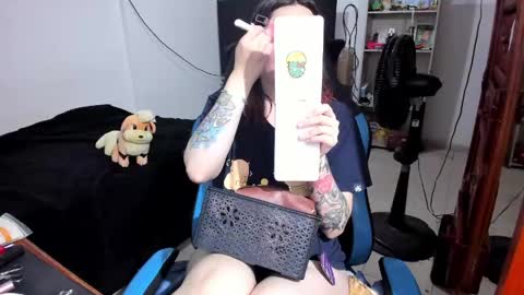 Geek Nicole    im Neeko UwU online show from June 5, 2026, 12:33 pm