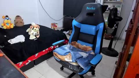 Geek Nicole    im Neeko UwU online show from July 27, 2026, 11:28 am