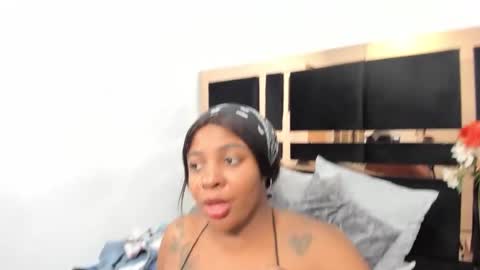 Snapshot of nefferetcharlotte chatting on December 19, 2025, 9:55 pm nefferetcharlotte online show from December 19, 2025, 9:55 pm