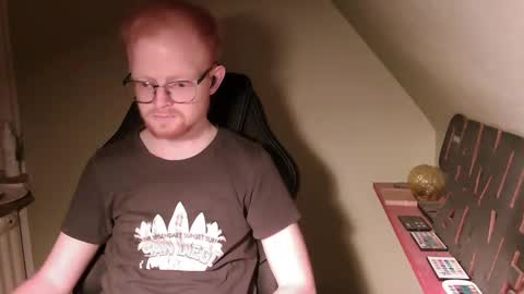 Neinfuss online show from October 9, 2025, 8:51 pm