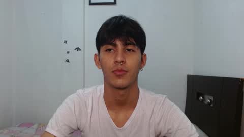 Snapshot of neithanzyn chatting on December 19, 2024, 7:40 pm Neithanzyn online show from December 19, 2024, 7:40 pm