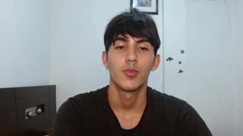 Snapshot of neithanzyn chatting on December 23, 2024, 10:44 pm Neithanzyn online show from December 23, 2024, 10:44 pm