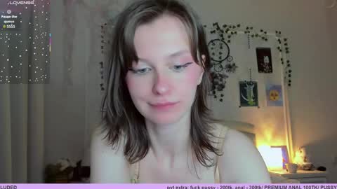 neko_kitsune online show from April 16, 2026, 9:39 pm