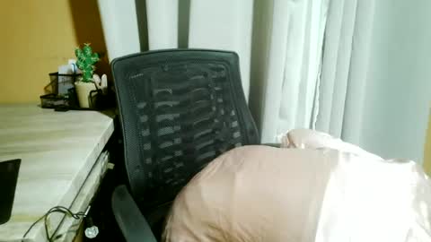 nelia_84 online show from June 14, 2026, 2:24 am